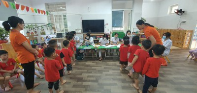 CÔNG TÁC KHÁM SỨC KHỎE ĐẦU NĂM HỌC 2022-2023 CỦA CÁC BÉ TRƯỜNG MN PHÚ LA