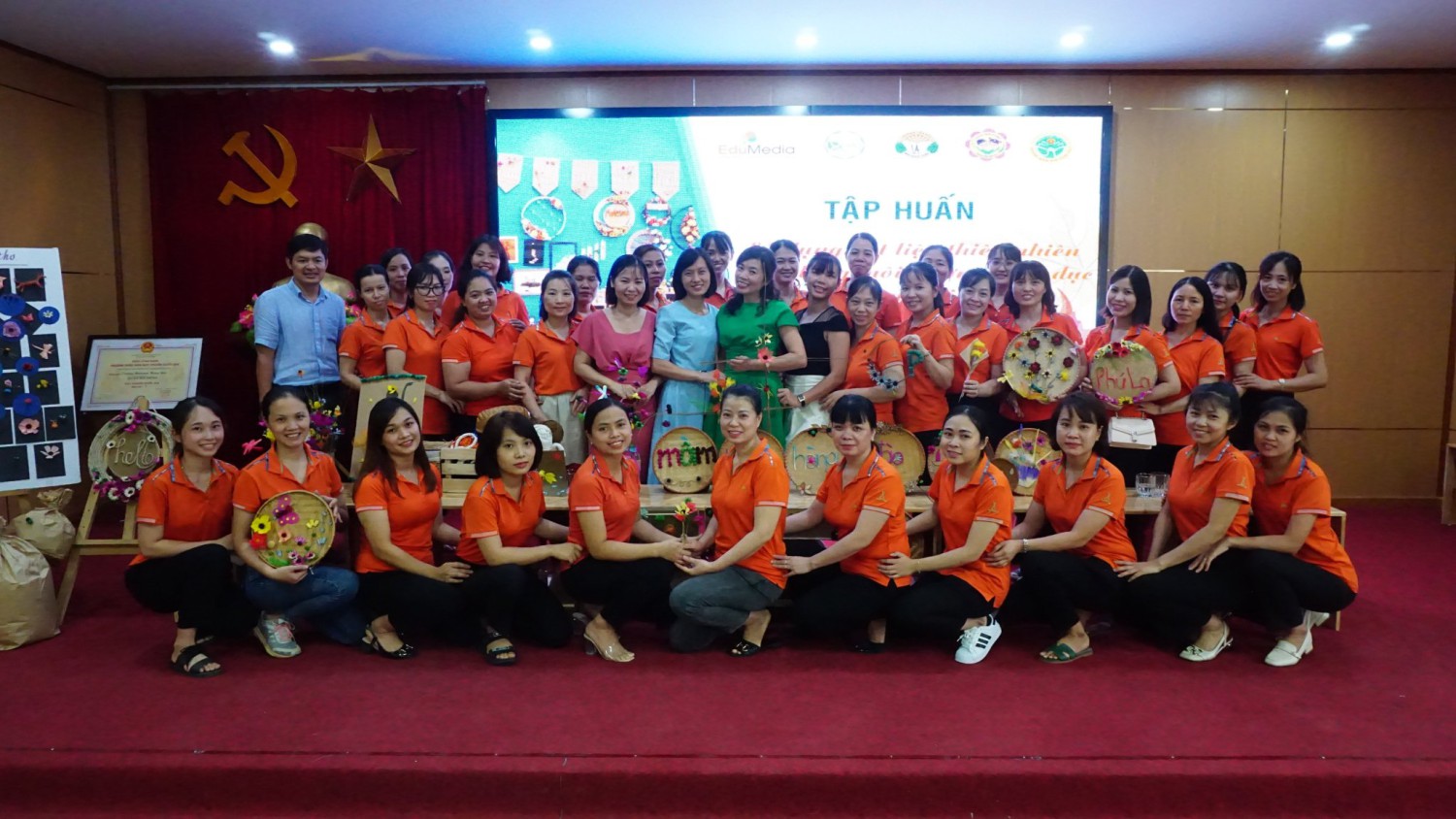 Đội ngũ cán bộ giáo viên nhà trường tham gia tập huấn